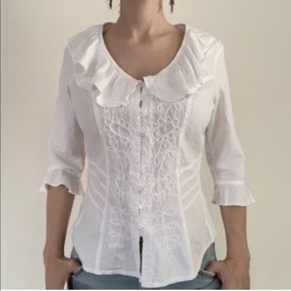 Gretty Zueger White cotton top.